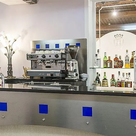 La Terrazza ホテル 2*